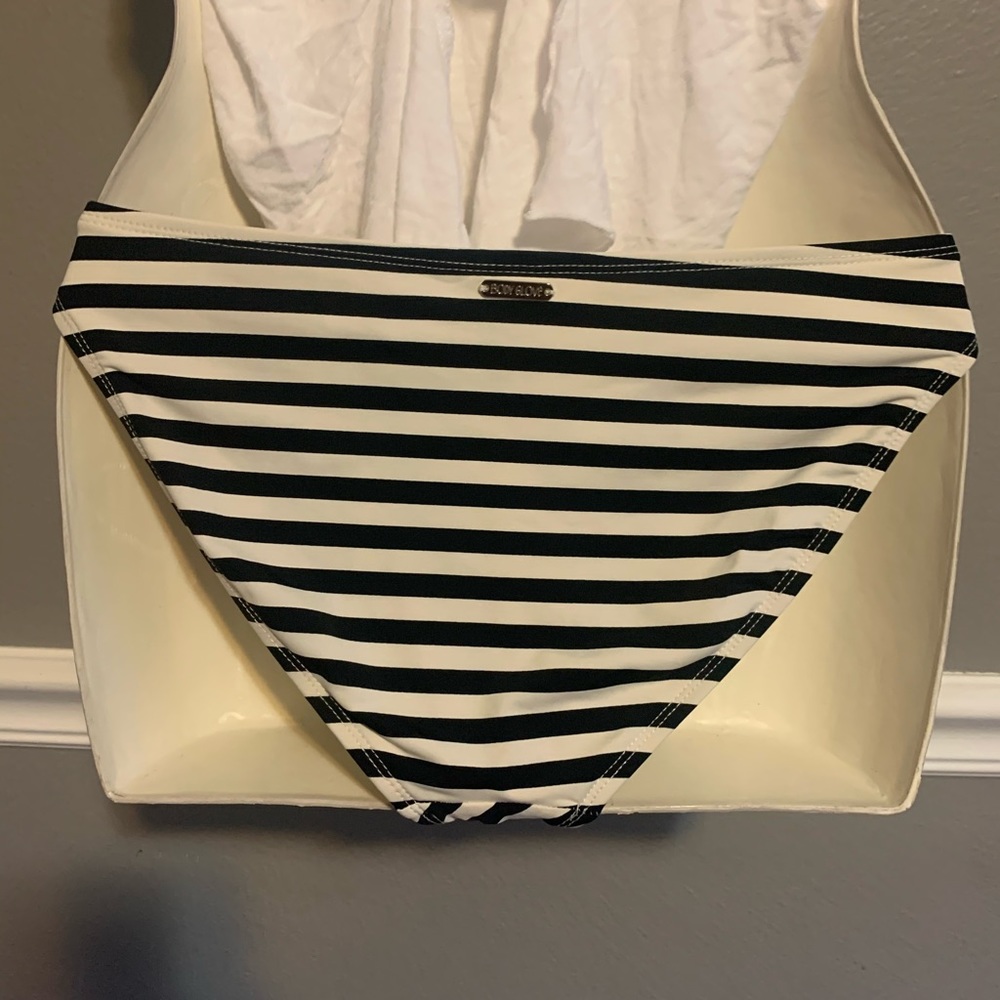 Bikini Bottom - Picture 7 of 8